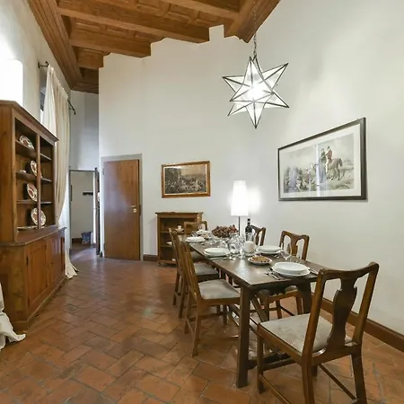 Apartment Raffaello With Fireplace In Oltrarno