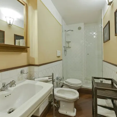 Apartment Raffaello With Fireplace In Oltrarno