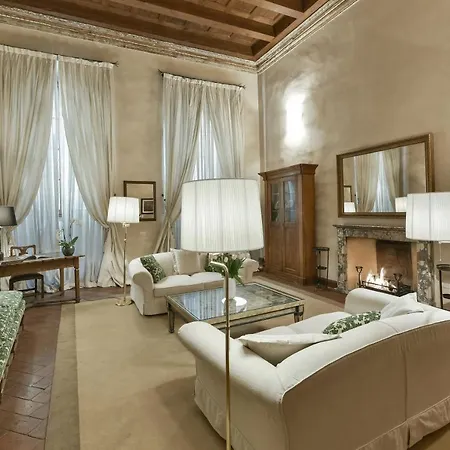 Apartment Raffaello With Fireplace In Oltrarno *