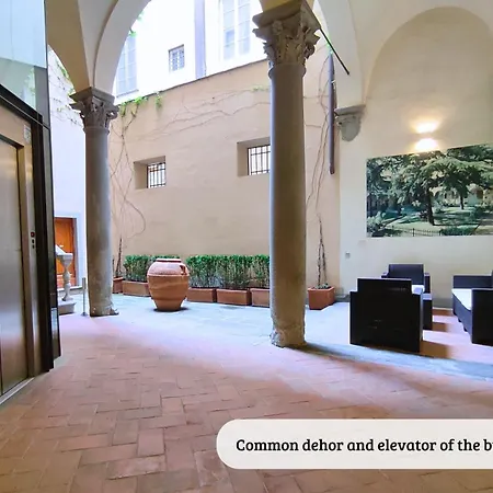 Raffaello With Fireplace In Oltrarno Apartment Florence